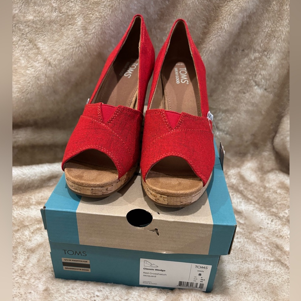 TOMS Classic Wedge Sandal Women’s Red - 8 - Picture 10 of 10